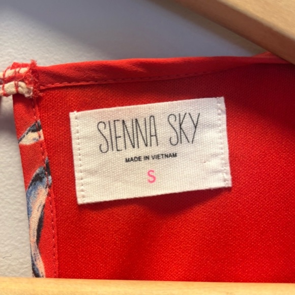 Sienna Sky Floral Romper | Short Flutter
Sleeve Romper - Picture 4 of 8